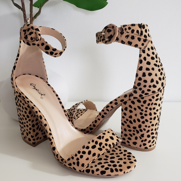 qupid leopard block heels